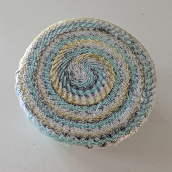 NEW Palm Canyon Aruba - half roll - Violet Craft - Robert Kaufman Fabrics - Picture 3 of 4